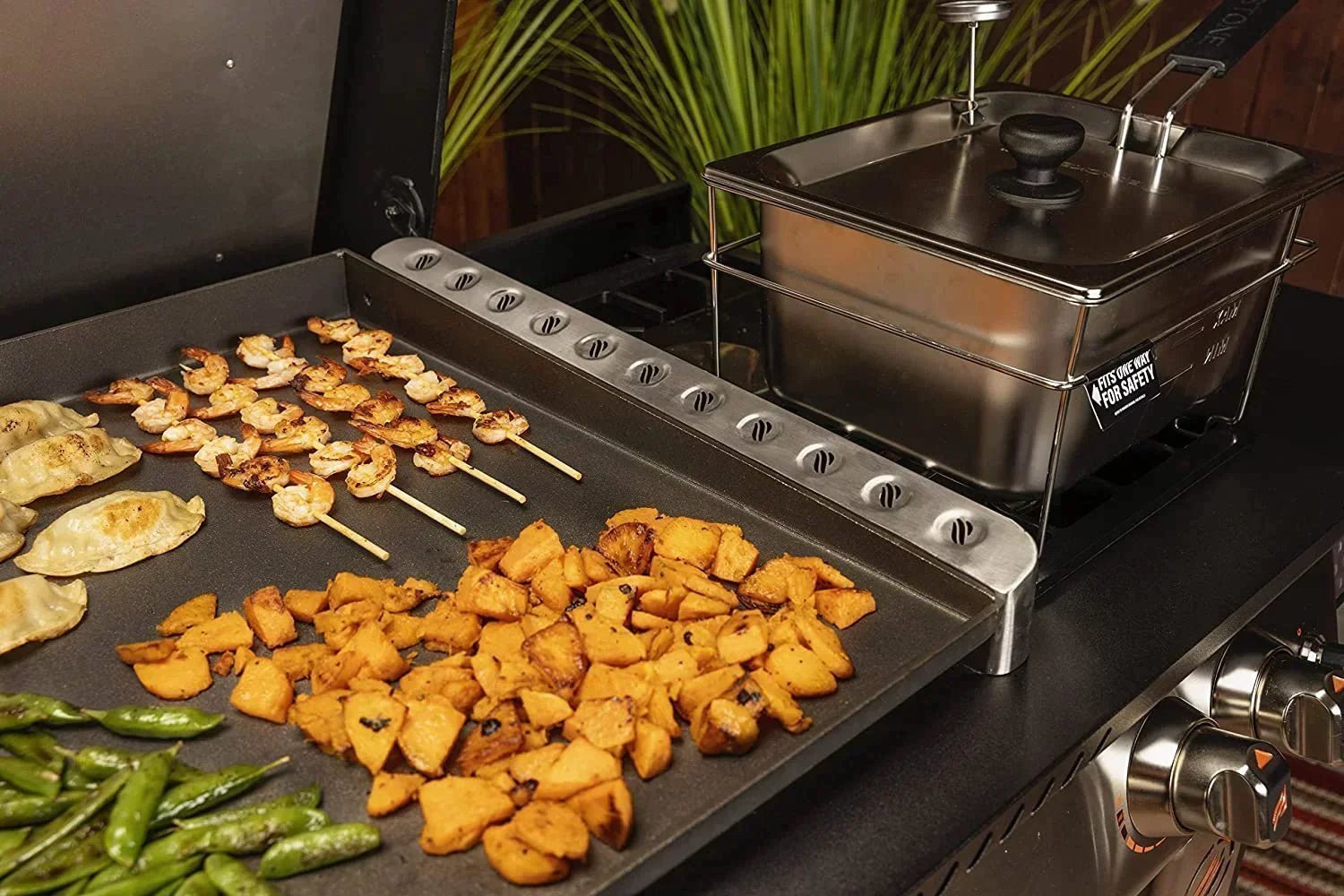 Blackstone Culinary 5 Burner Liquid Propane Outdoor Griddle - Image 17