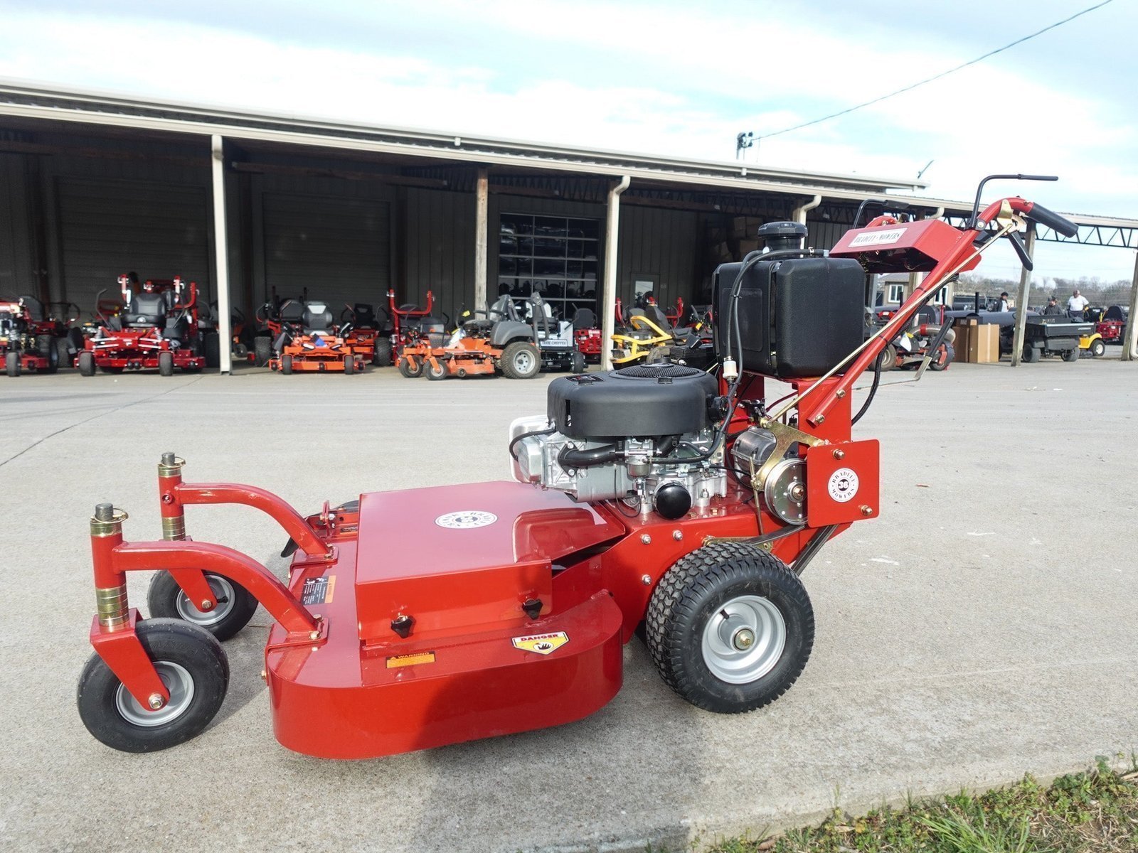 Bradley 36BDE-BS17 36″ Belt Drive E-Clutch Walk Behind Mower 17.5HP Briggs - Image 4